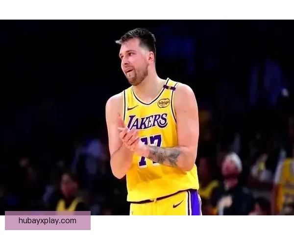 东契奇腿筋受伤老詹重回持球核心湖人依赖41岁老将撑局面